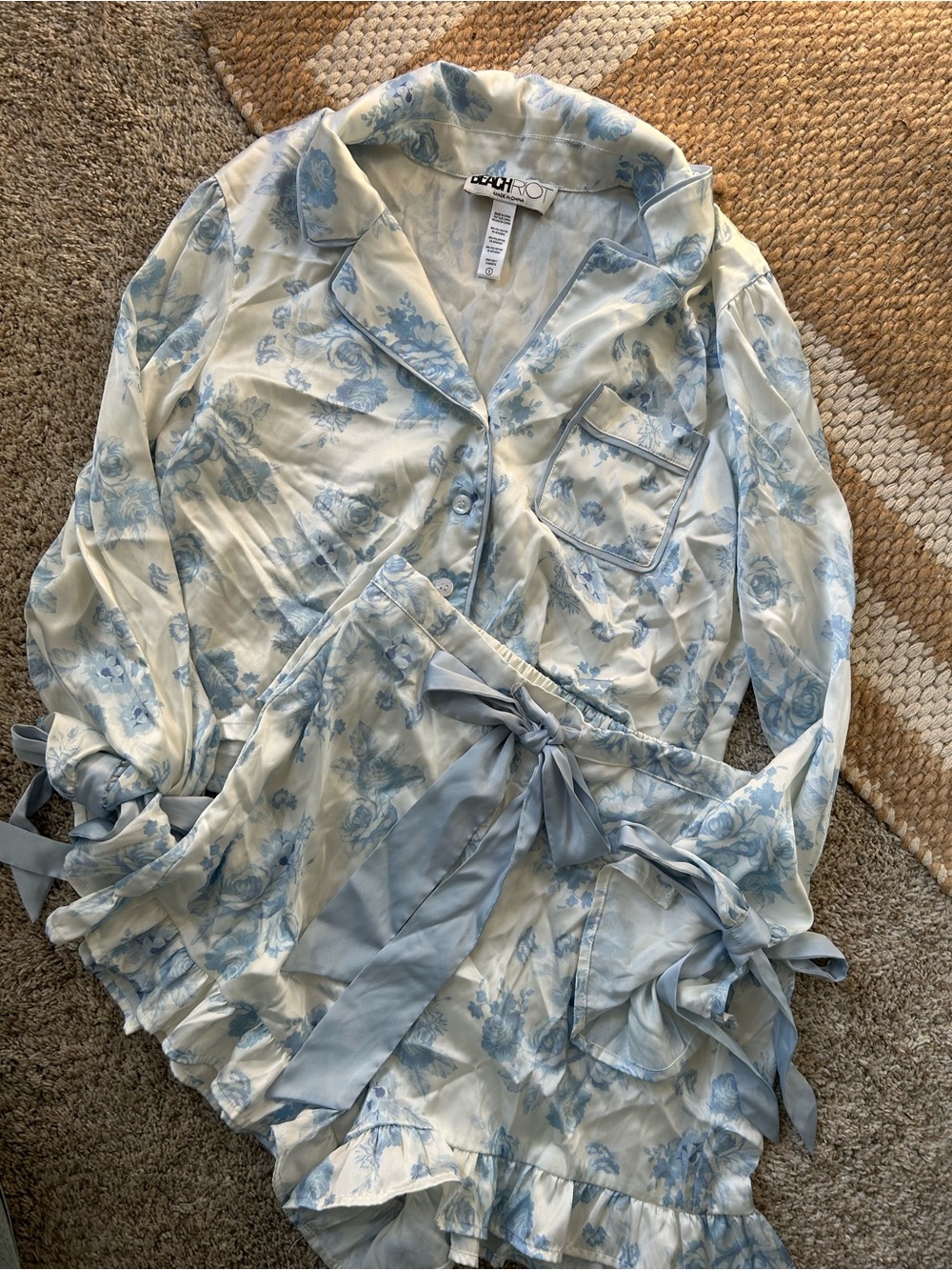 Beach Riot Blue Floral Satin Pajama Set size small